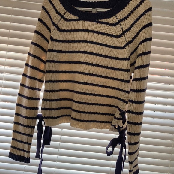 Ladie’s crop top sweater - Picture 1 of 2